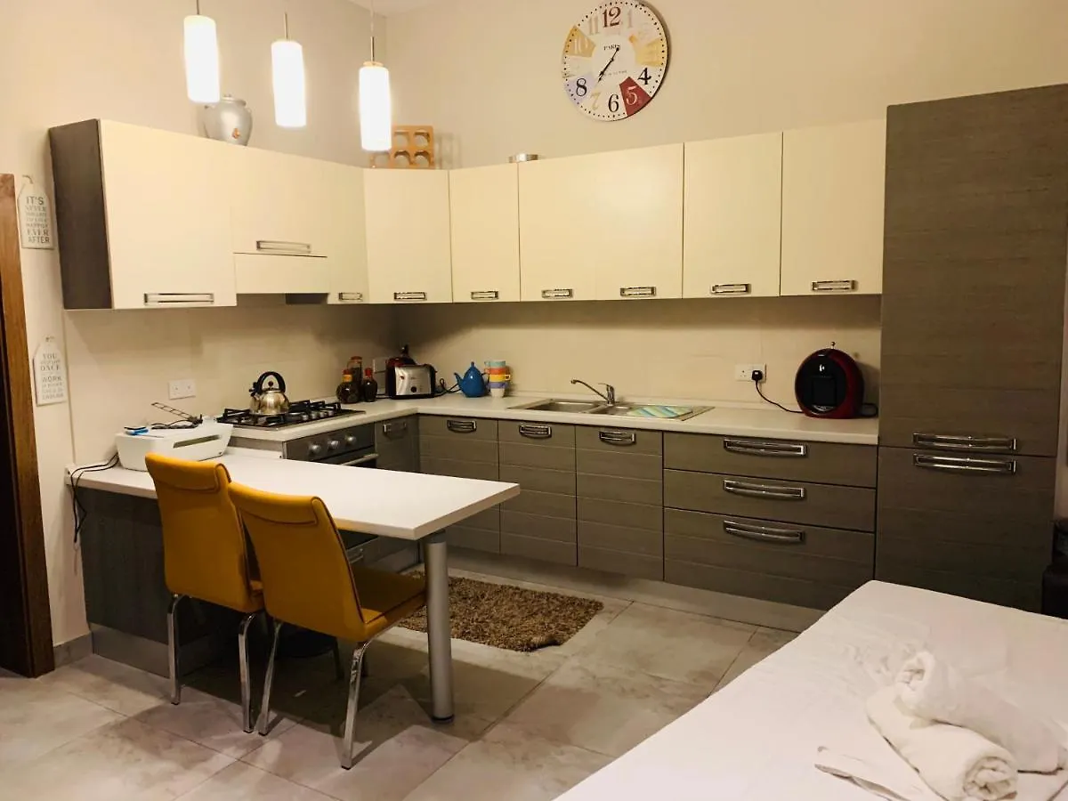 Maltese Town House Apartment Valletta Malta